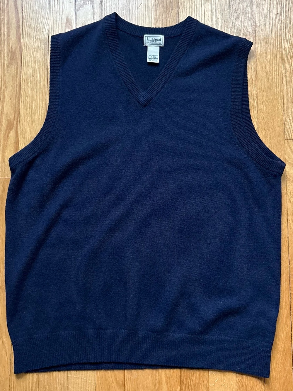 Vintage L.L Bean Men’s 100% Lambs Wool V-Neck Sweater Vest XL Blue Solid